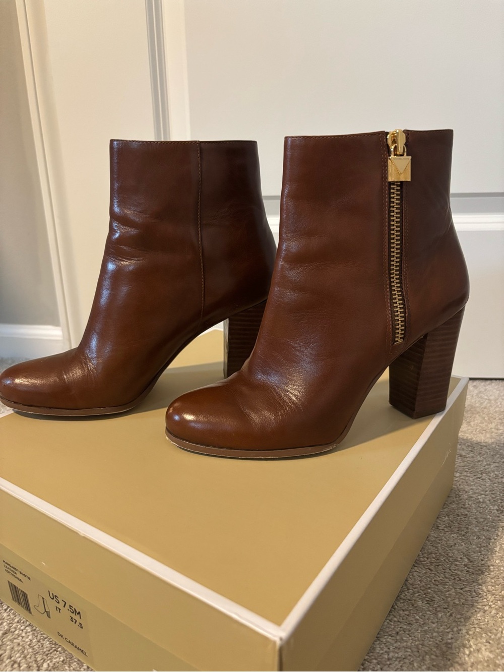 Women's Brown Leather Ankle Boot with Side Zip